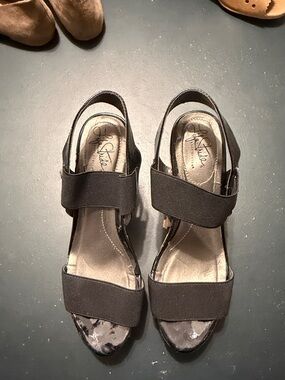 Life Stride Black Elastic Strap Wedge Sandals